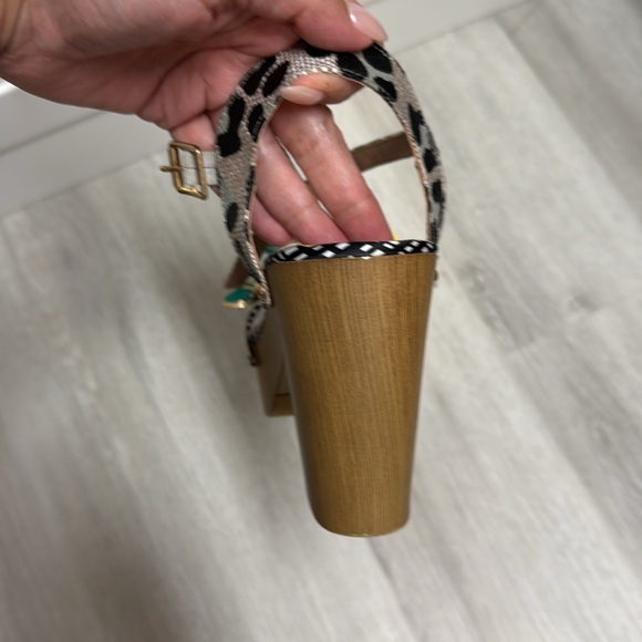 Betsey Johnson - Picture 3 of 4